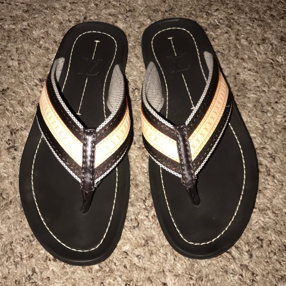 Louis Vuitton Logo Sandals - Picture 2 of 6